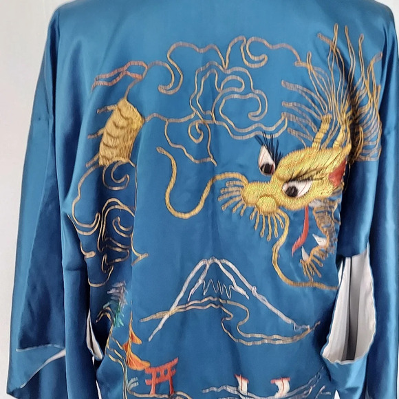 Vtg Cobalt Blue Satin Sea Serpent Landscape Embroidered‎ Kimono Fully Lined - Picture 12 of 12